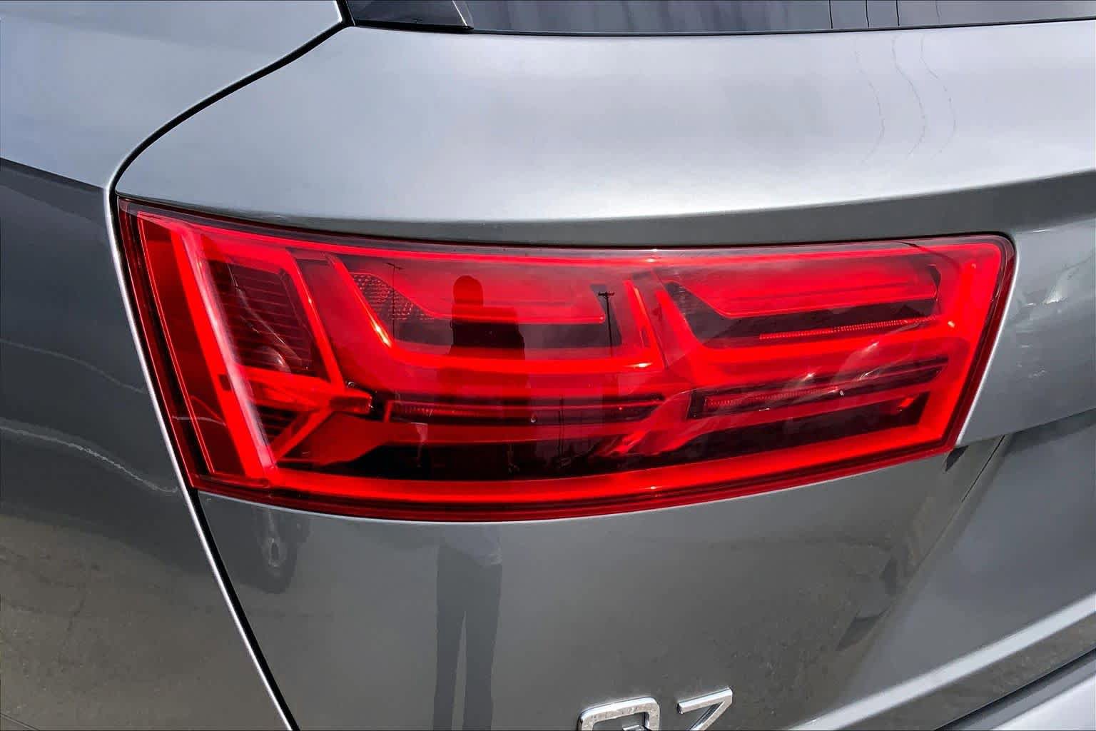 Used 2018 Audi Q7 3.0T Prestige AWD/4WD image 26