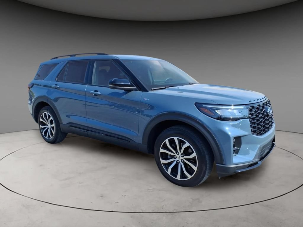 Certified 2025 Ford Explorer ST-Line AWD/4WD image 5