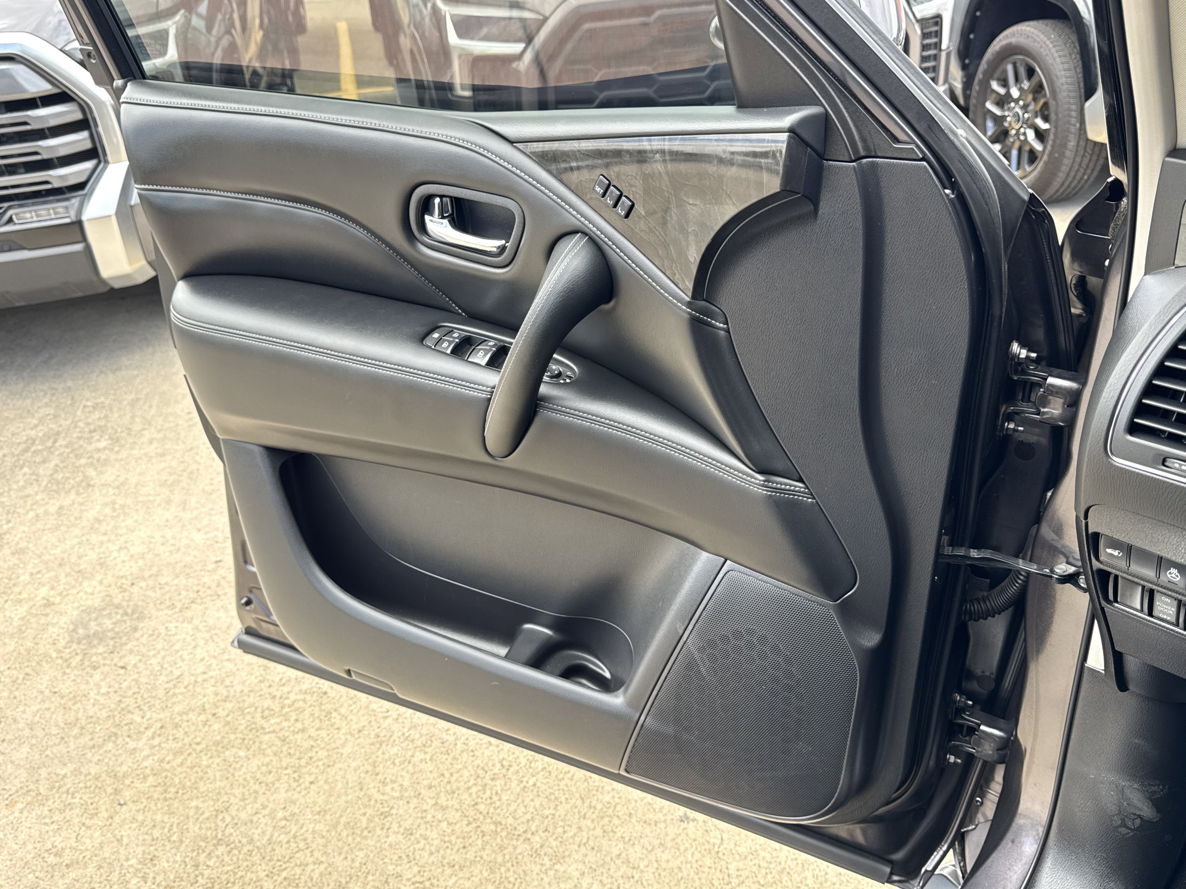 Used 2024 INFINITI QX80 Luxe image 27