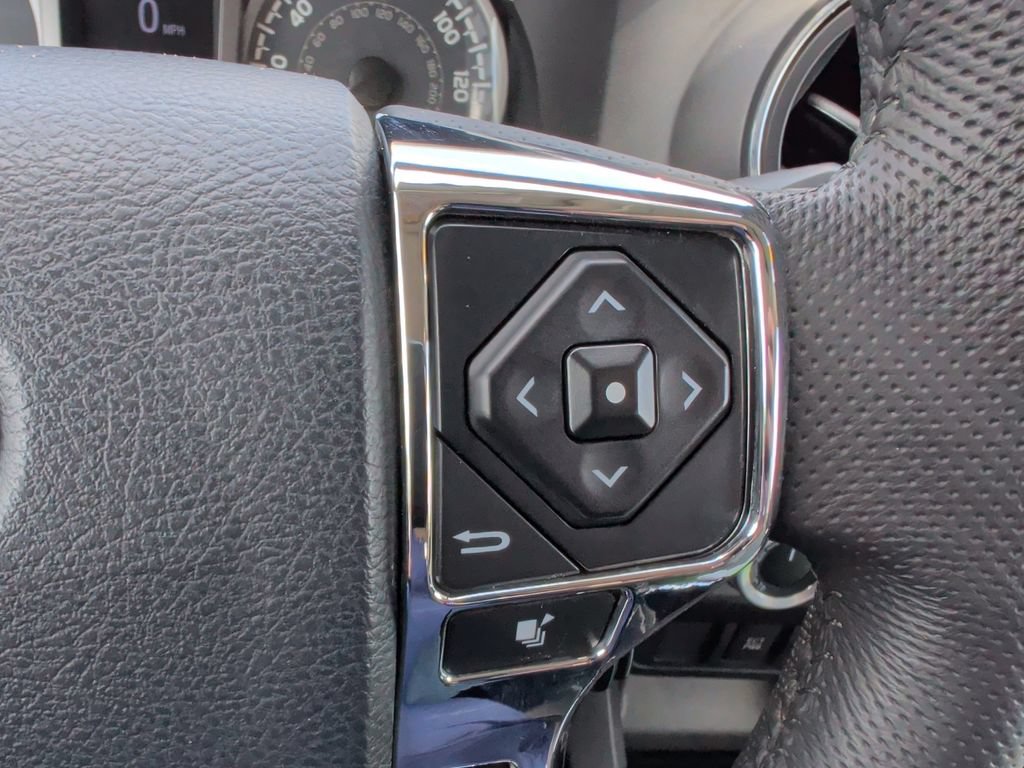 Used 2019 Toyota Tacoma SR5 AWD/4WD image 23