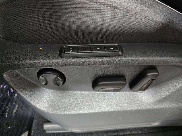 Used 2019 Volkswagen Tiguan SEL Premium AWD/4WD image 28