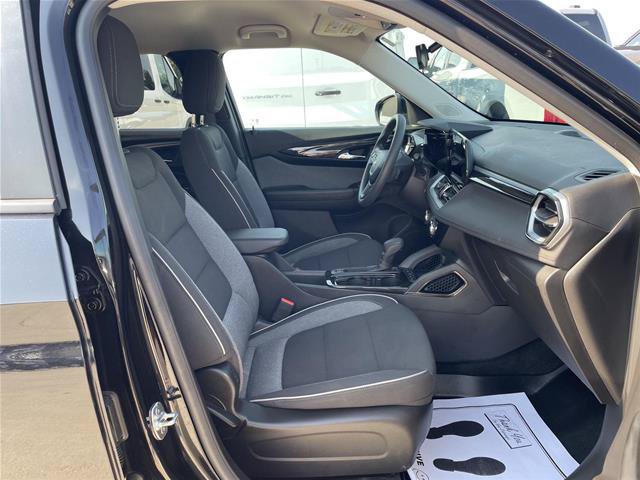 Used 2024 Chevrolet TrailBlazer LT AWD/4WD image 18