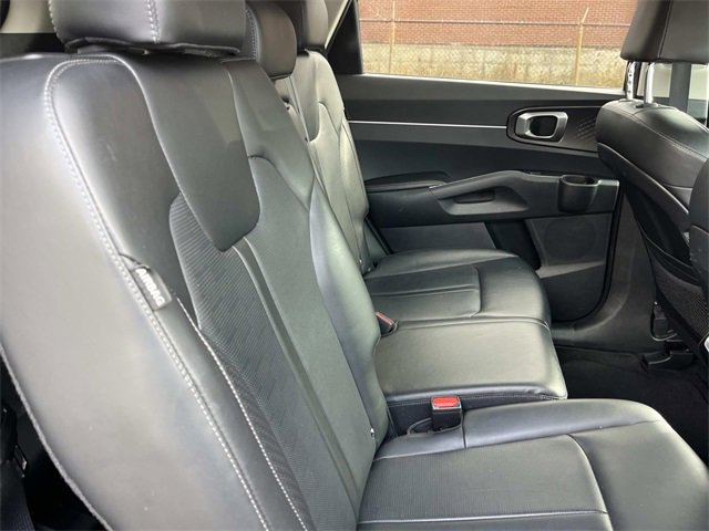 Used 2024 Kia Sorento S image 23