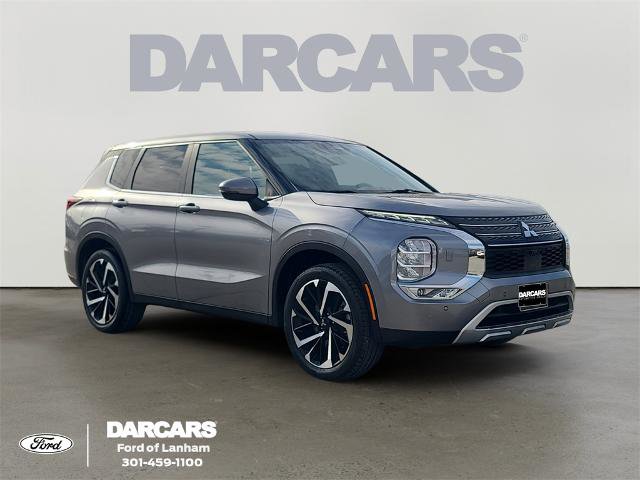 Used 2024 Mitsubishi Outlander SE image 1