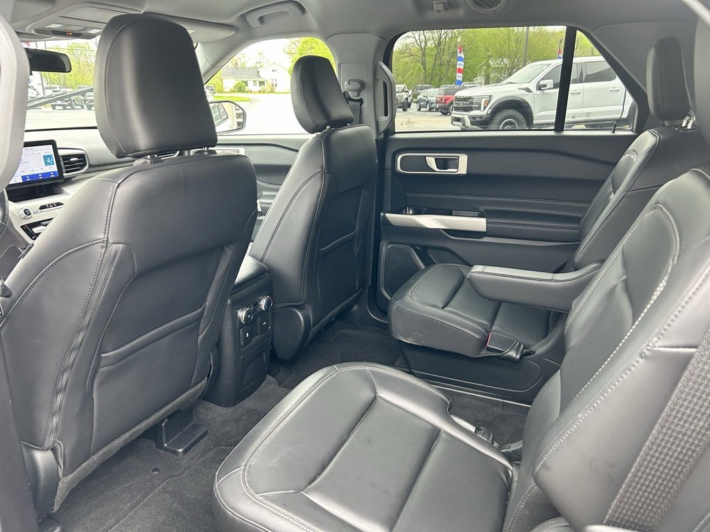 Certified 2022 Ford Explorer XLT w/ Equipment Group 202A image 14