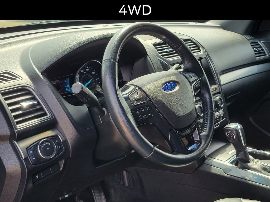 Certified 2018 Ford Explorer XLT w/ Equipment Group 202A image 19