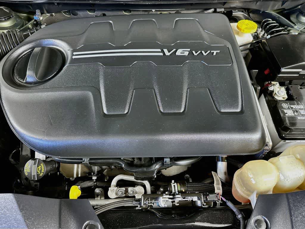 Used 2019 Jeep Cherokee Latitude w/ Popular Appearance Group FWD image 8