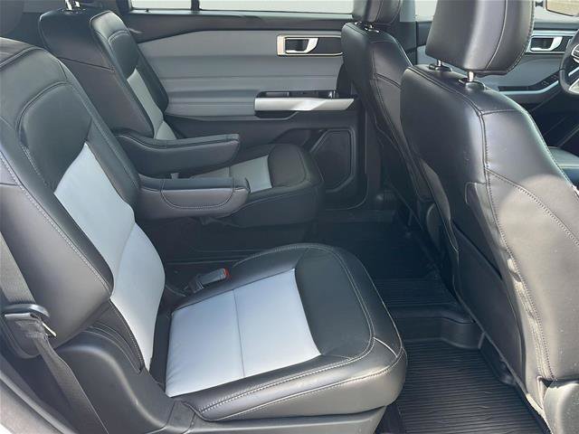Certified 2023 Ford Explorer XLT w/ Equipment Group 202A AWD/4WD image 17