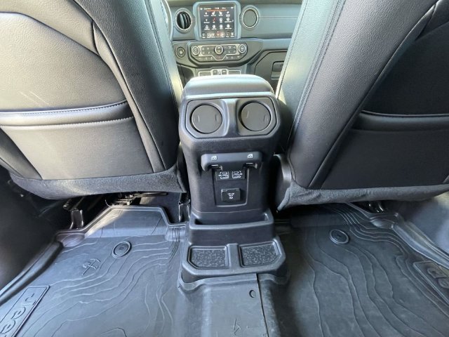 Used 2021 Jeep Wrangler Unlimited Sahara AWD/4WD image 17