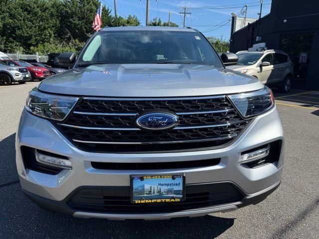 Certified 2023 Ford Explorer XLT w/ Equipment Group 202A AWD/4WD image 2