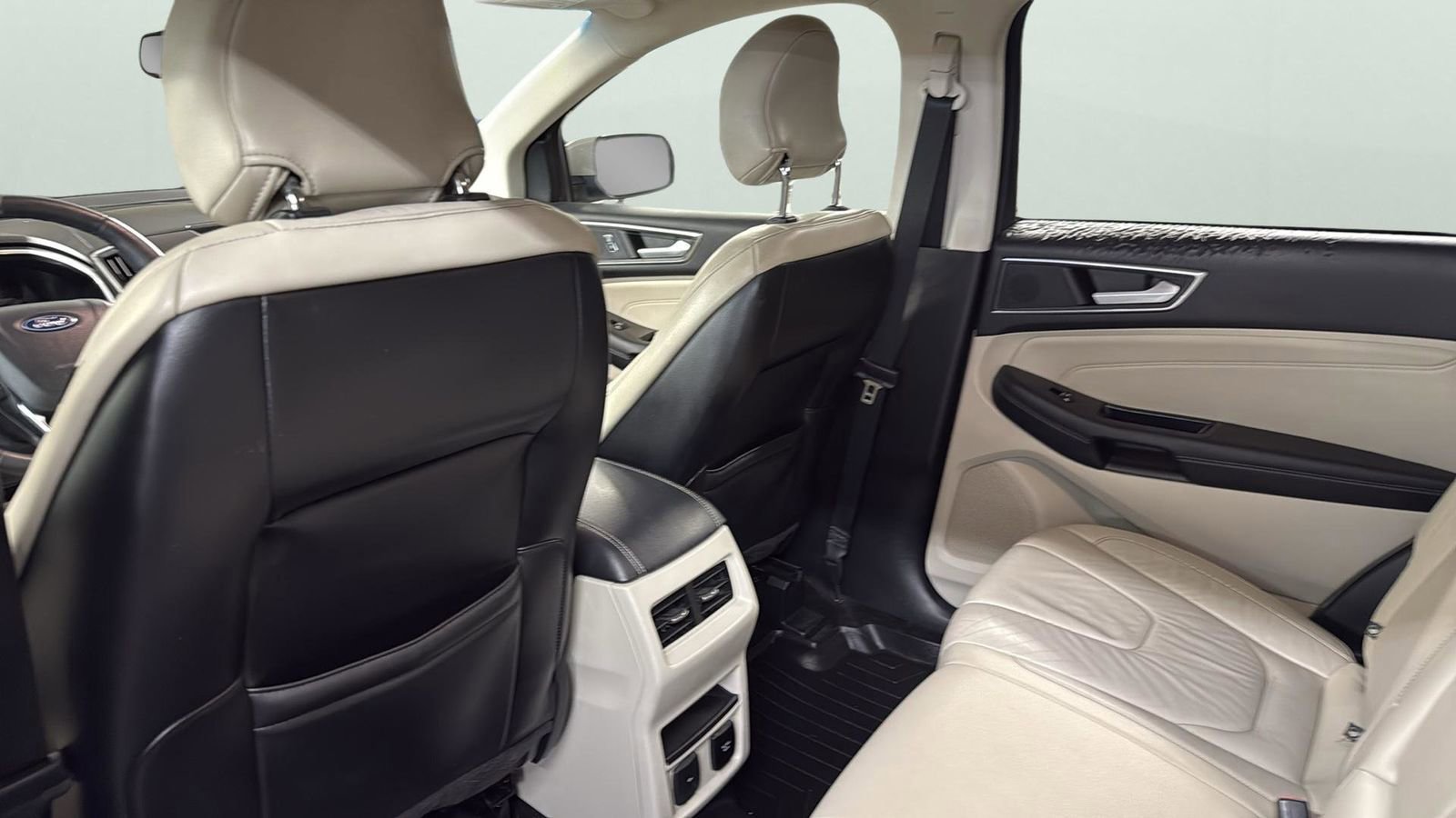 Certified 2018 Ford Edge Titanium w/ Technology Package image 29