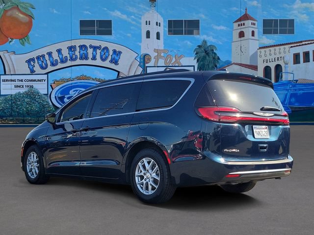 Used 2022 Chrysler Pacifica Touring-L FWD image 3