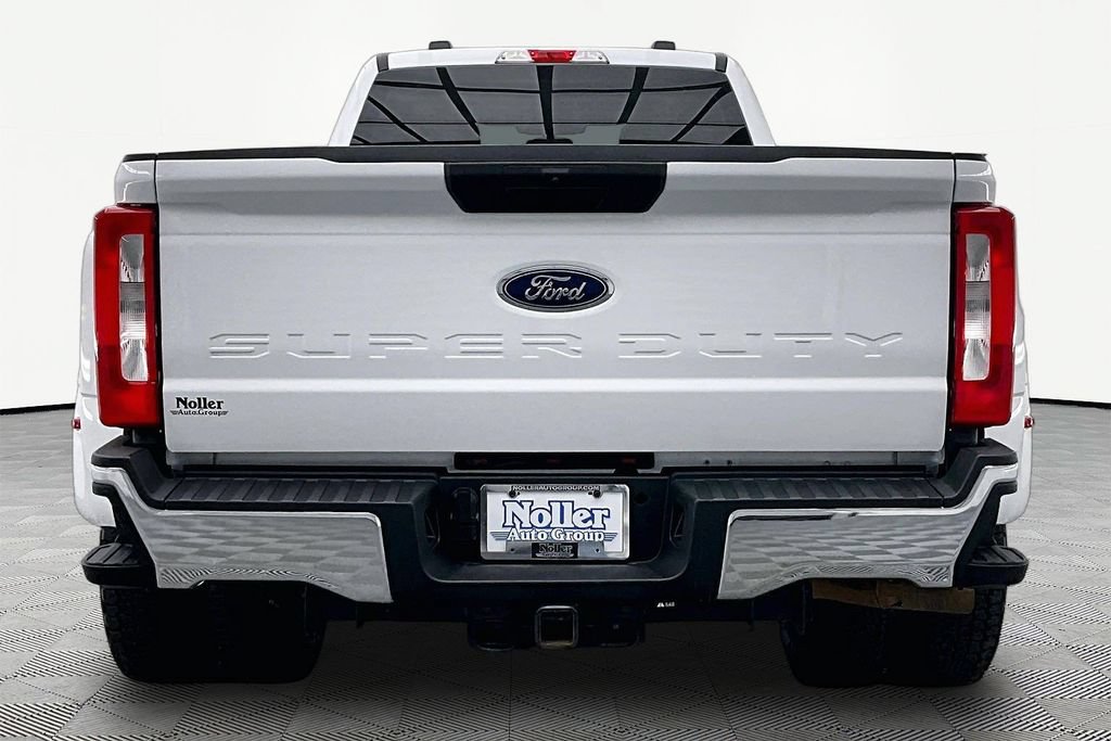 Certified 2025 Ford F350 XLT w/ FX4 Off-Road Package AWD/4WD image 4