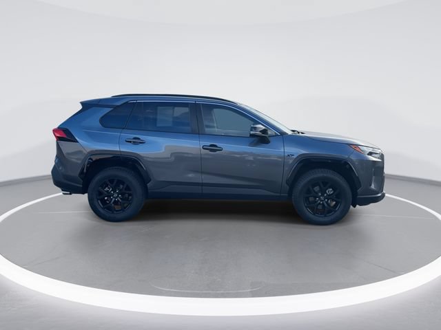 Used 2022 Toyota RAV4 XLE w/ Convenience Package FWD image 8