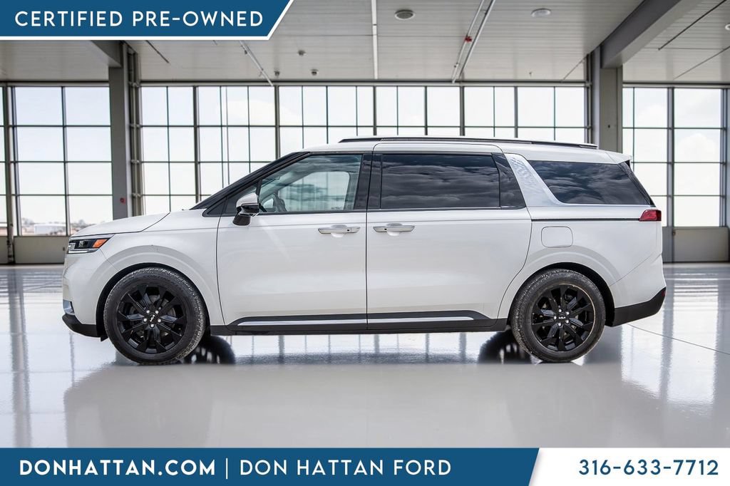 Used 2022 Kia Carnival SX FWD image 2