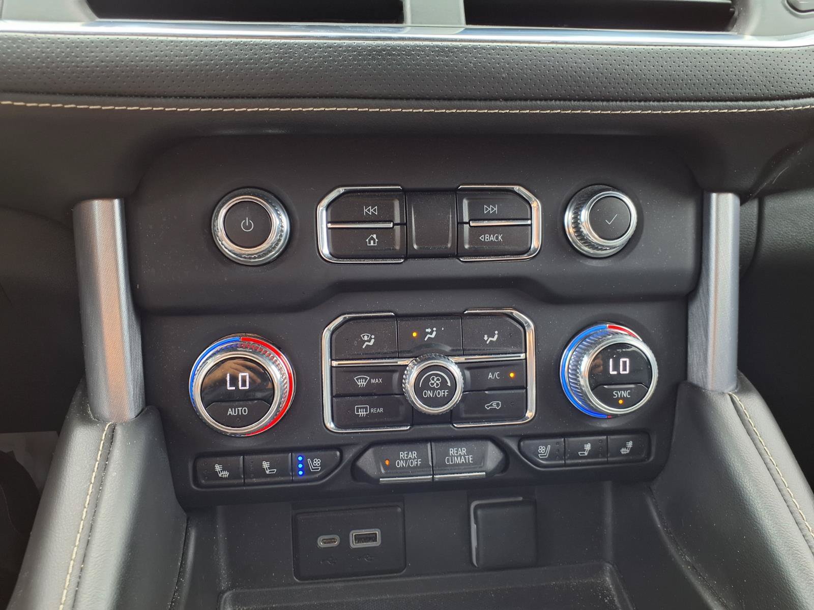 Used 2023 GMC Yukon SLT w/ SLT Premium Package AWD/4WD image 24