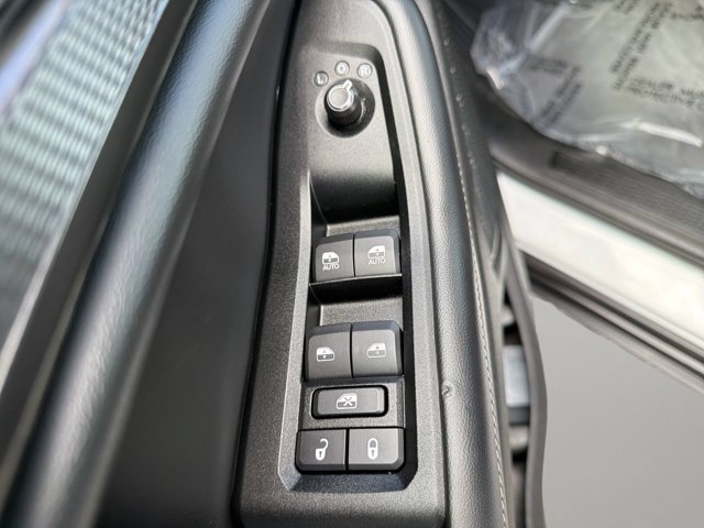 Used 2025 Jeep Grand Cherokee Altitude AWD/4WD image 19