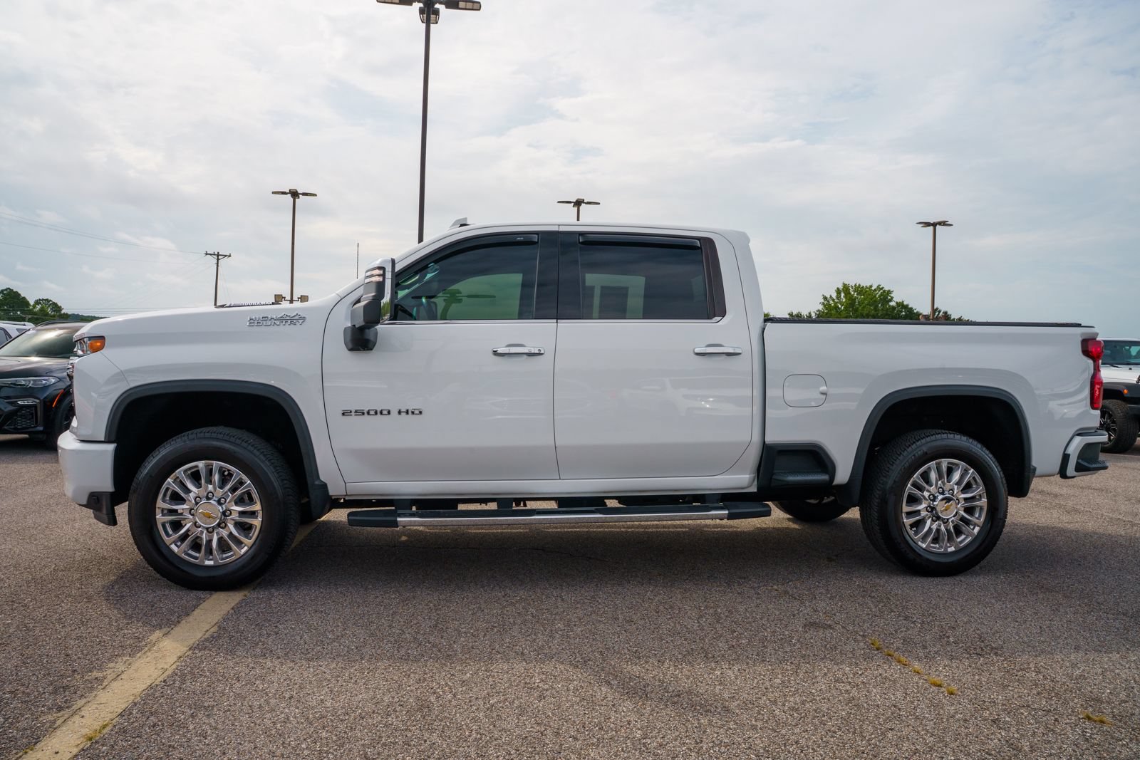 Used 2023 Chevrolet Silverado 2500 High Country AWD/4WD image 4