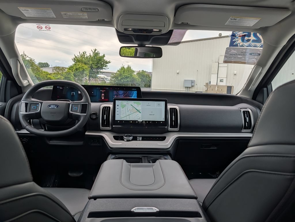 Certified 2025 Ford Expedition Active AWD/4WD image 6