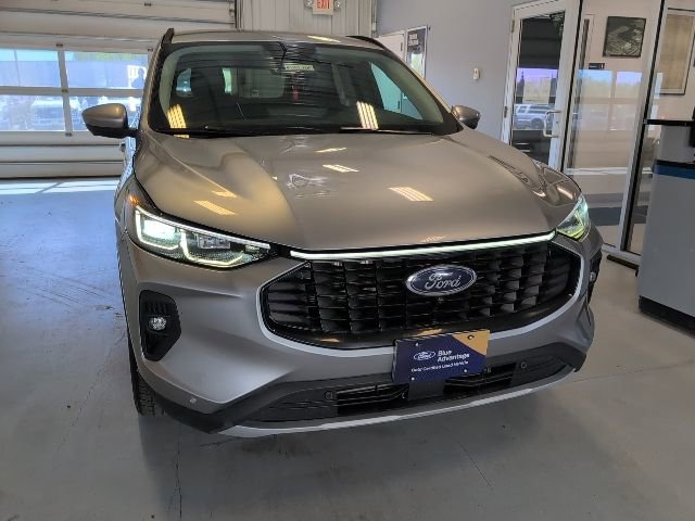 Certified 2024 Ford Escape Platinum AWD/4WD image 37