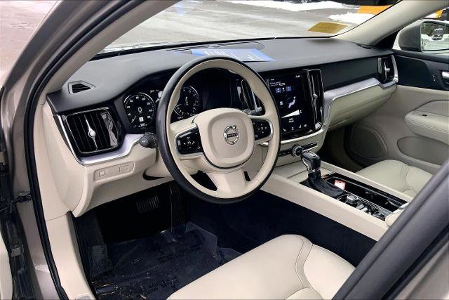 Used 2020 Volvo V60 T5 Cross Country w/ Protection Package Premier image 18