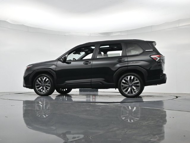 Used 2025 Subaru Forester Touring AWD/4WD image 31