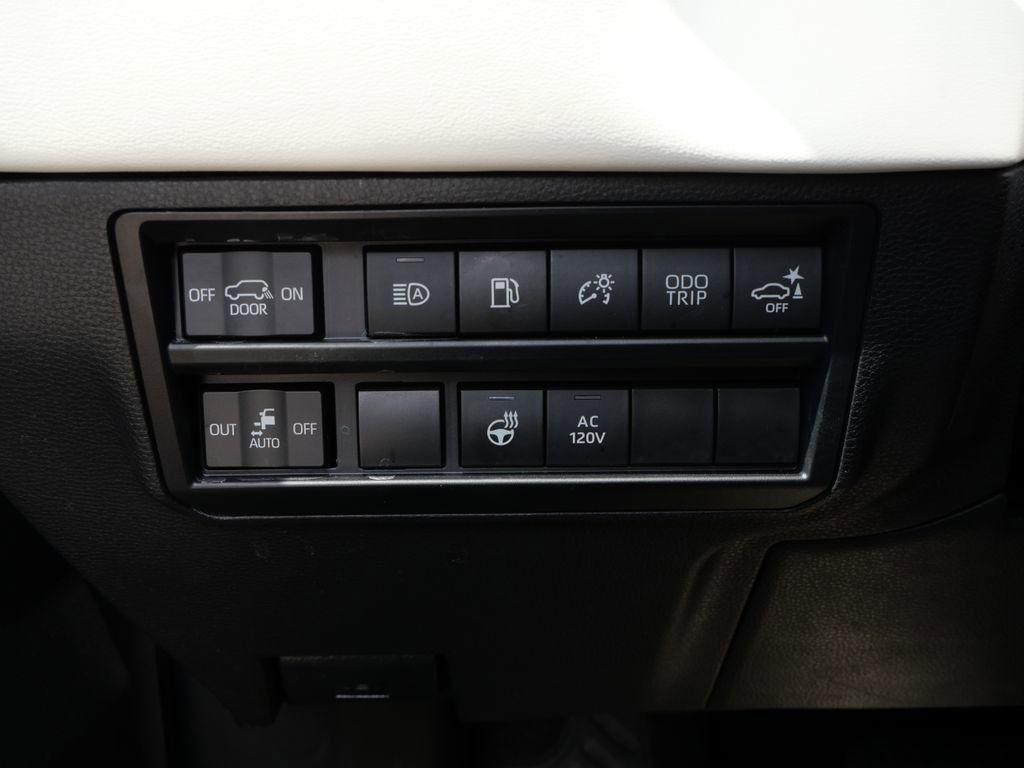 Used 2024 Toyota Sequoia Capstone AWD/4WD image 27