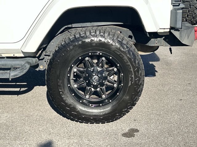 Used 2017 Jeep Wrangler Unlimited Sahara AWD/4WD image 14