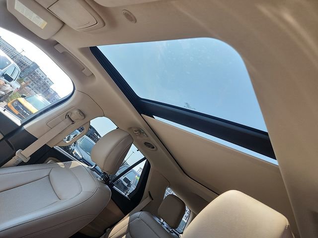 Certified 2022 Ford Explorer Limited w/ Limited Technology Package image 21