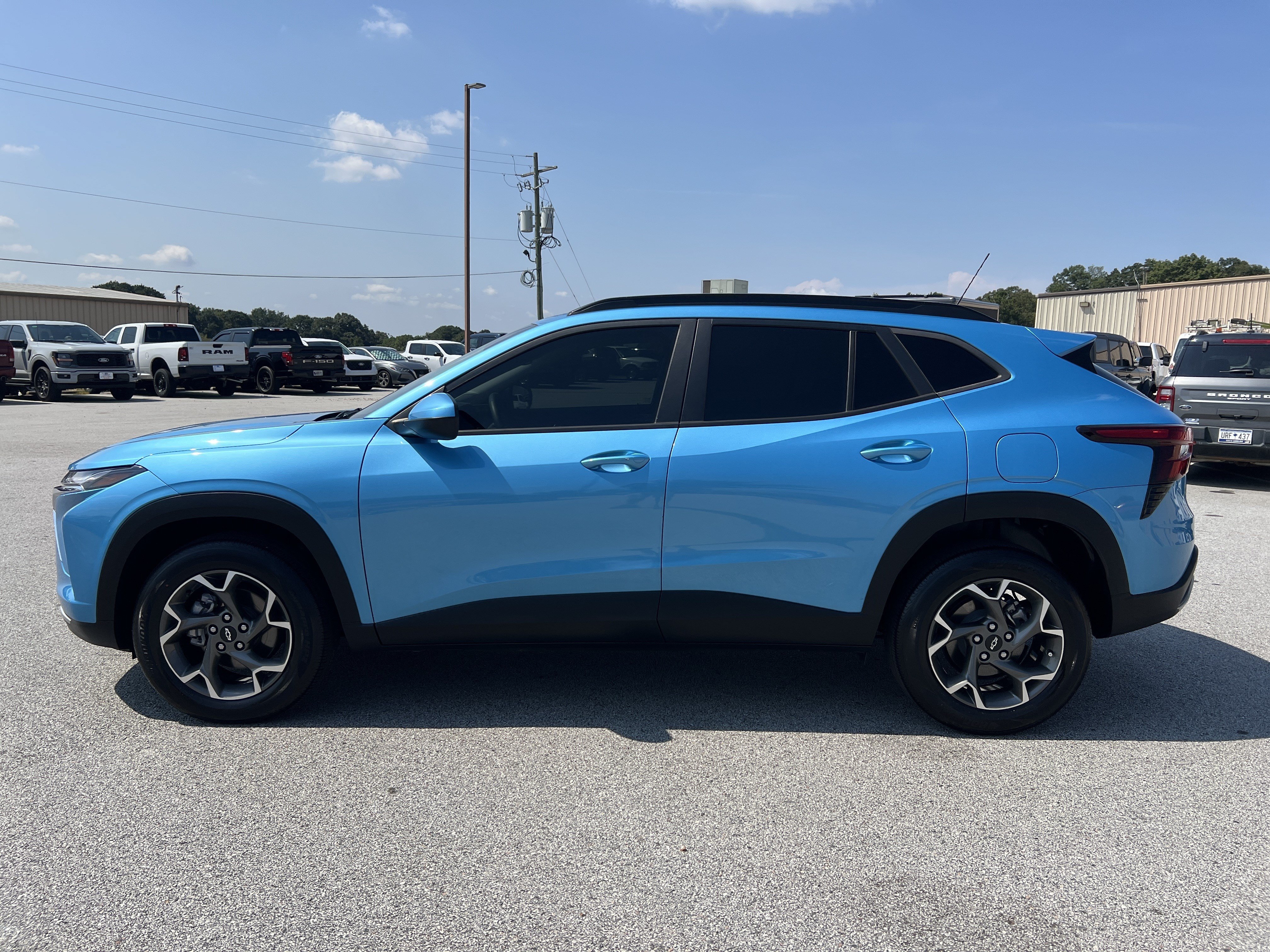 Used 2025 Chevrolet Trax LT w/ Driver Confidence Package FWD image 8