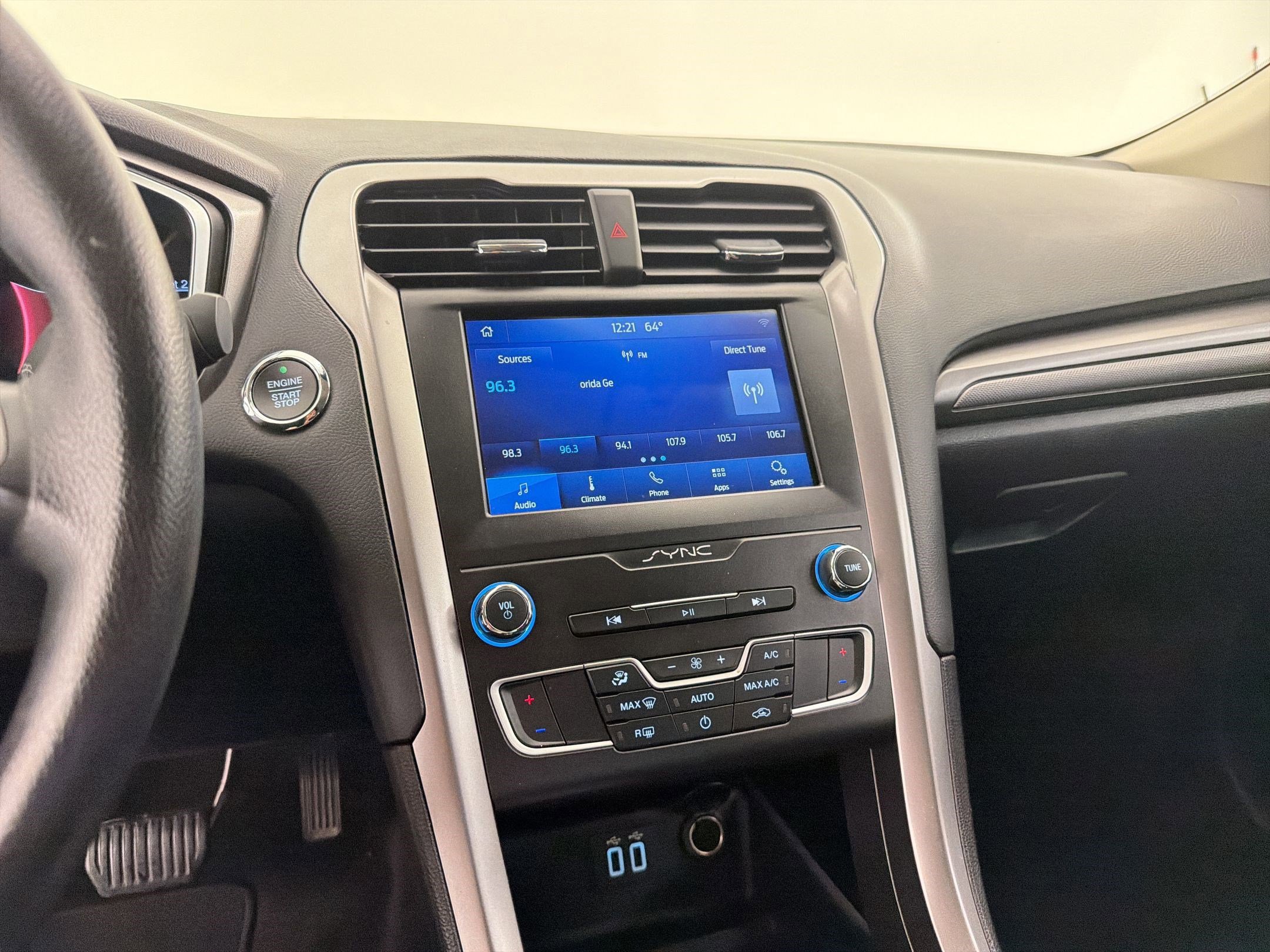 Certified 2020 Ford Fusion SE image 22