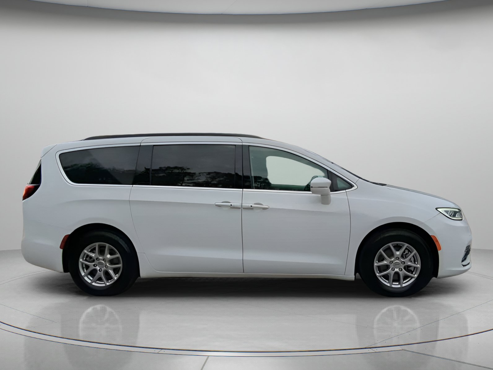 Used 2022 Chrysler Pacifica Touring-L FWD image 33