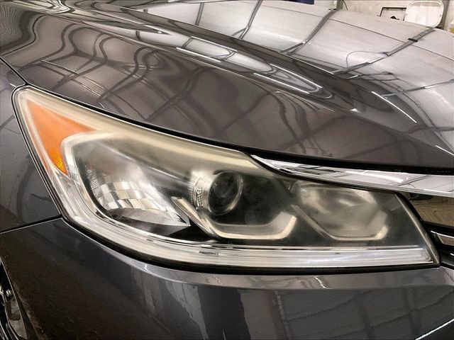 Used 2017 Honda Accord LX image 27