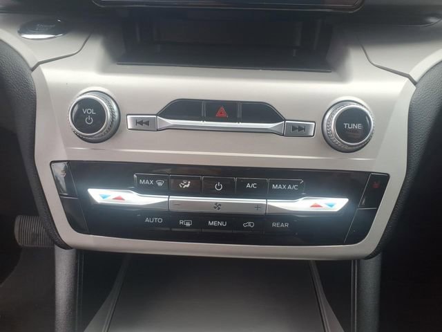 Certified 2024 Ford Explorer XLT AWD/4WD image 22