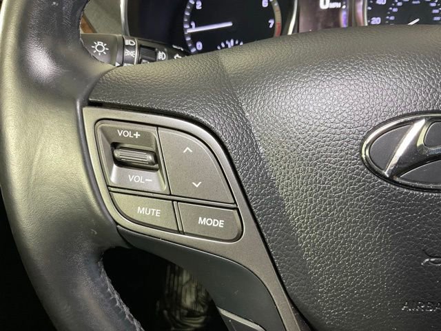 Used 2017 Hyundai Santa Fe Limited image 25