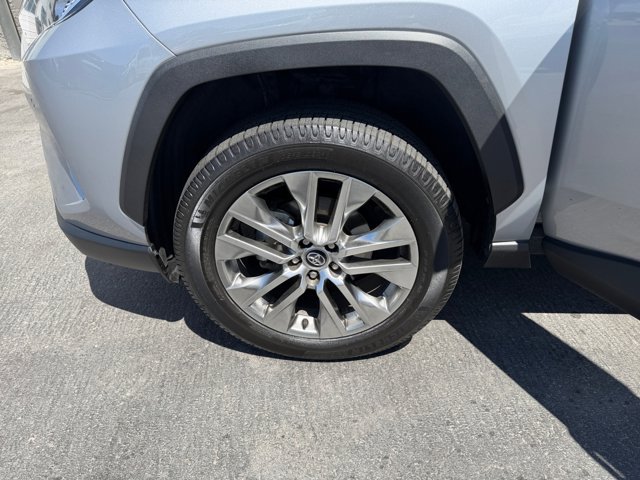Used 2020 Toyota RAV4 Limited AWD/4WD image 27