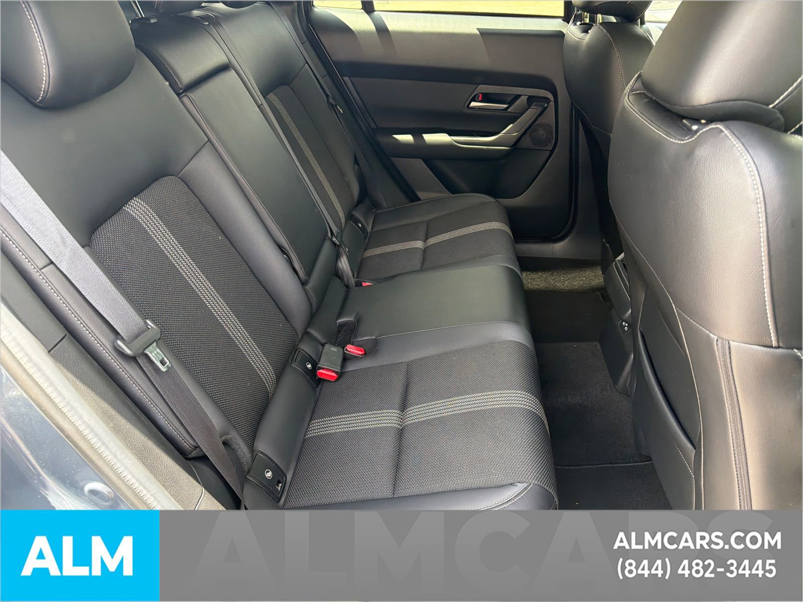Used 2025 MAZDA CX-50 AWD 2.5 S w/ Premium Package image 17