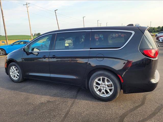 Used 2023 Chrysler Voyager LX FWD image 8