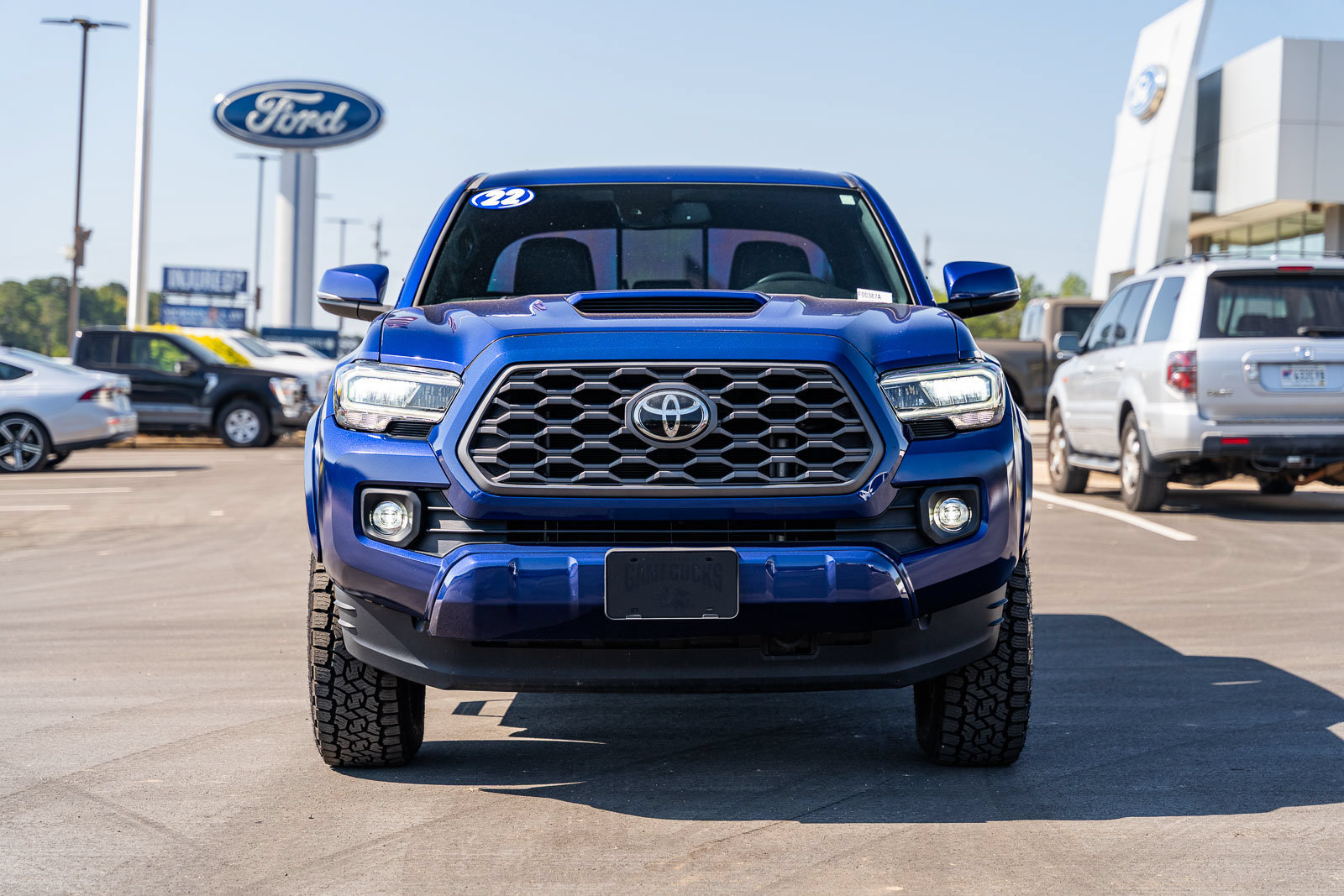 Used 2022 Toyota Tacoma TRD Sport w/ TRD Premium Sport Package AWD/4WD image 2