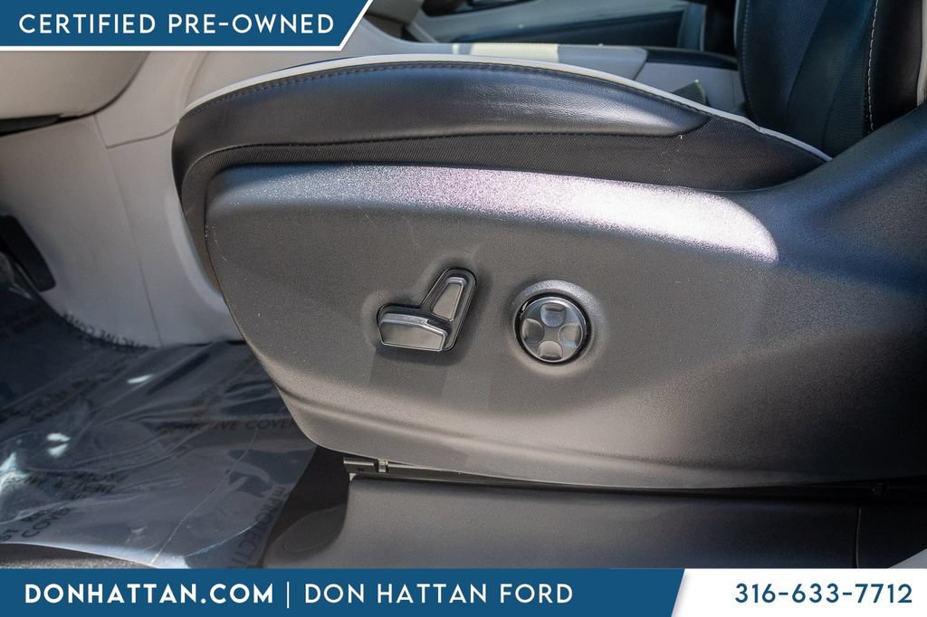Used 2023 Chrysler Pacifica Limited FWD image 16