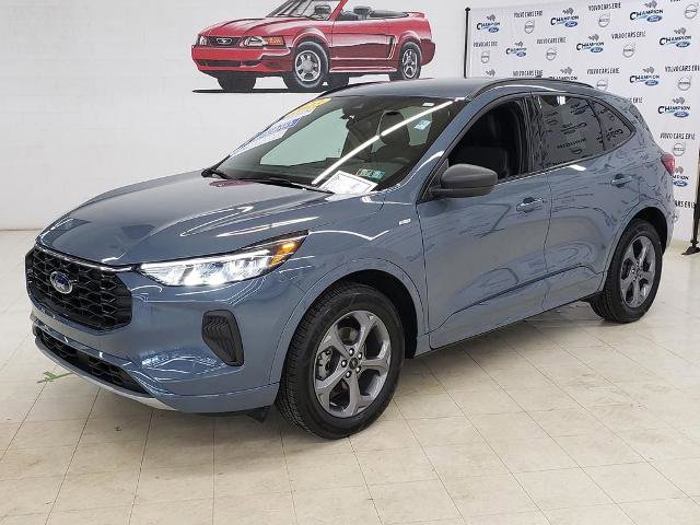 Certified 2023 Ford Escape ST-Line w/ Tech Pack #1 AWD/4WD image 3