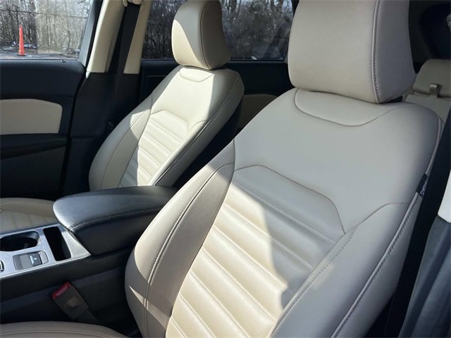 Certified 2024 Ford Edge SEL w/ Convenience Package image 30