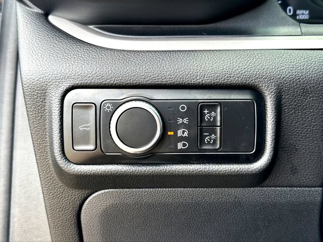 Certified 2023 Ford Explorer XLT RWD image 17