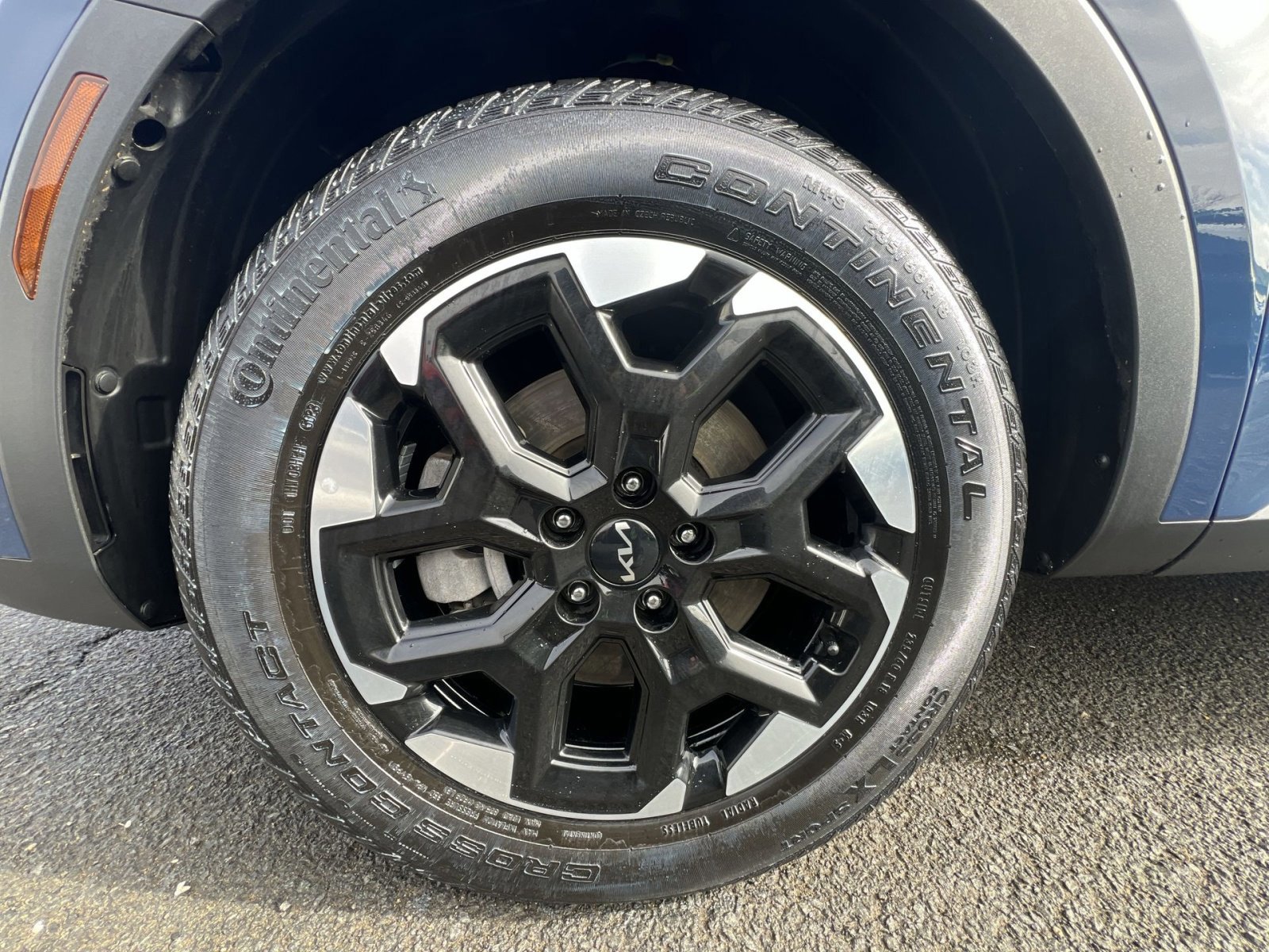 Used 2024 Kia Sorento S w/ Panoramic Sunroof Package image 12