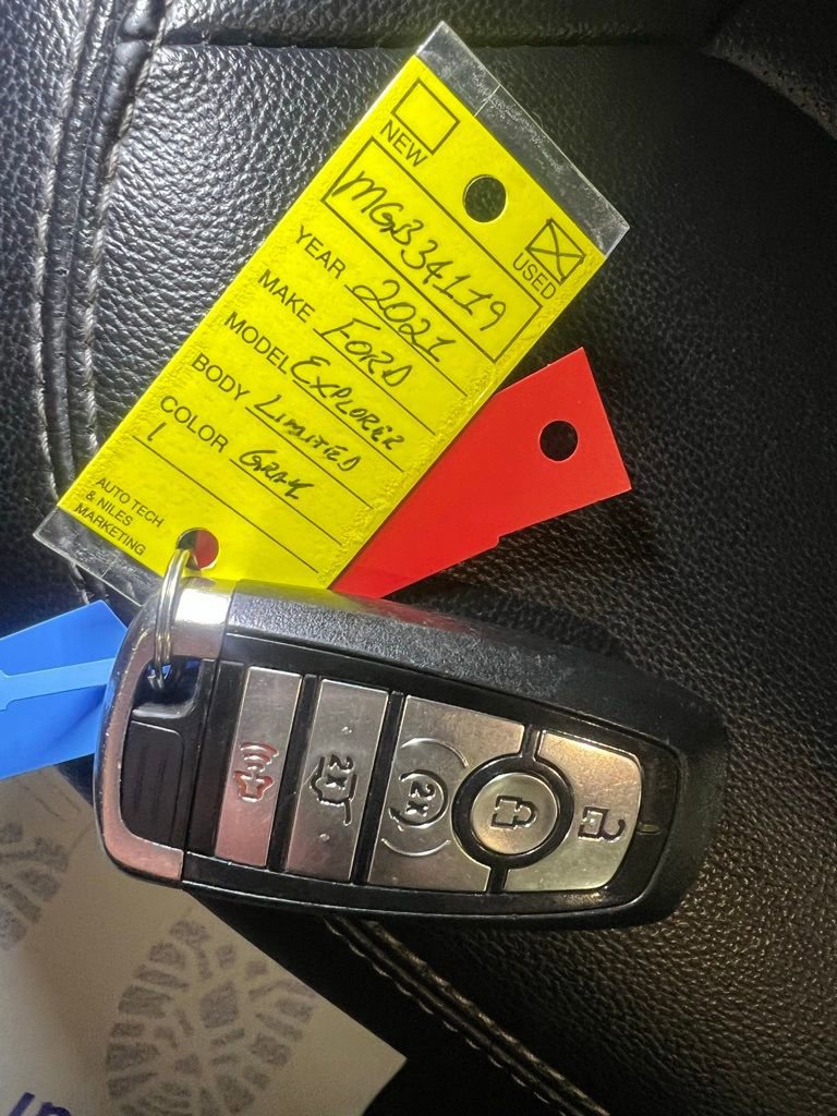 Certified 2021 Ford Explorer Limited w/ Equipment Group 301A image 31