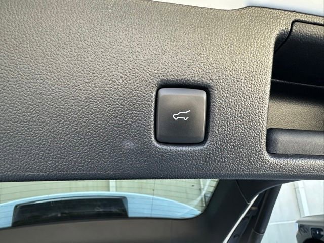 Certified 2022 Ford Escape SE w/ SE Sport Appearance Package image 28