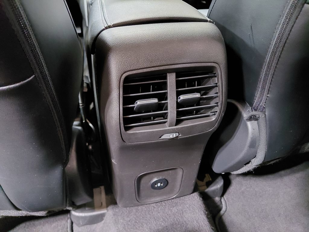 Certified 2025 Ford Escape Platinum AWD/4WD image 39