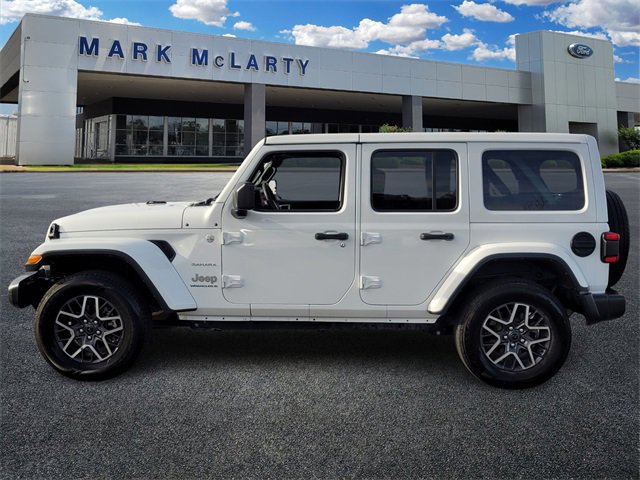 Used 2024 Jeep Wrangler Sahara image 2