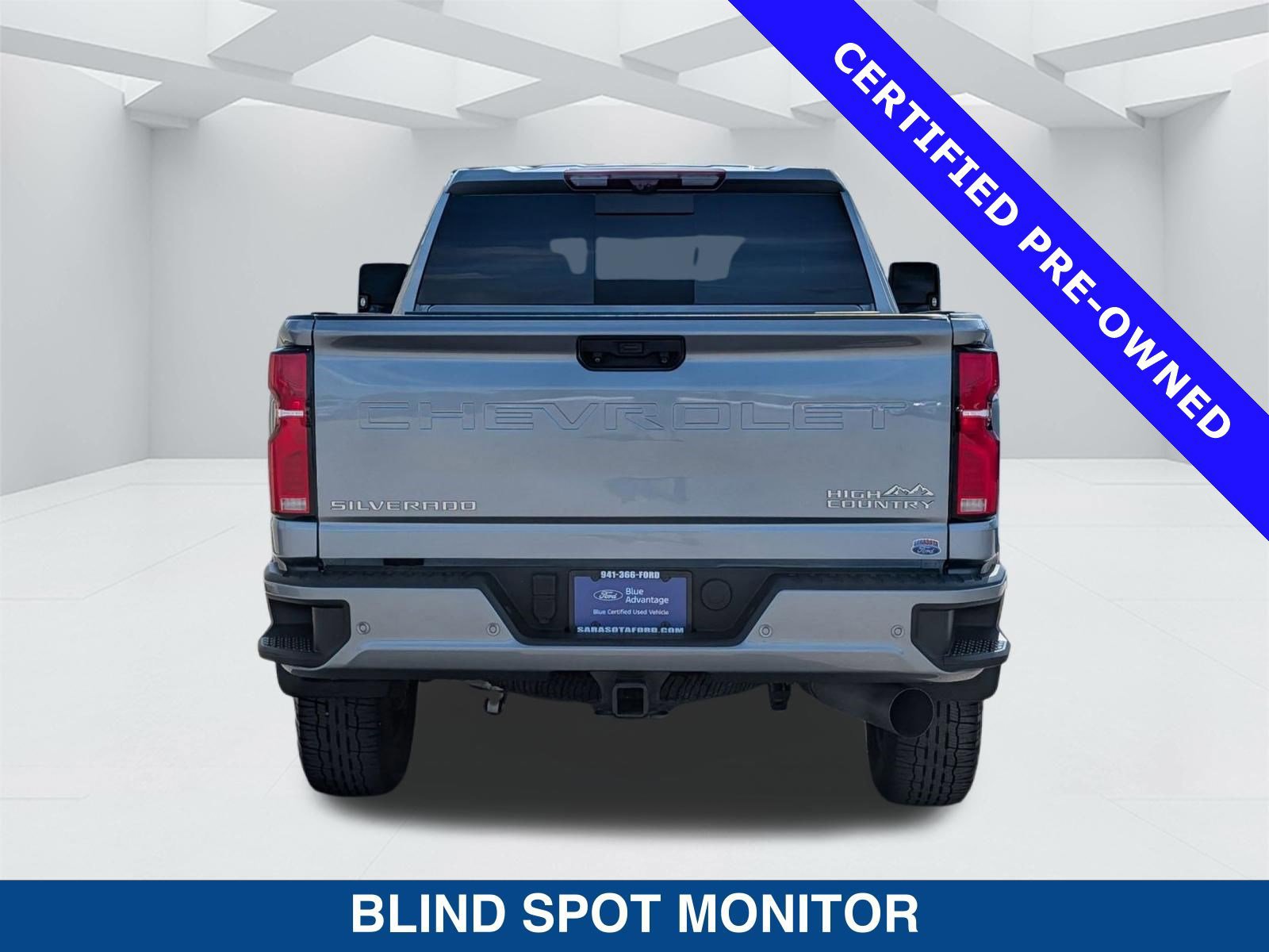 Used 2024 Chevrolet Silverado 2500 High Country w/ High Country Premium Package image 3