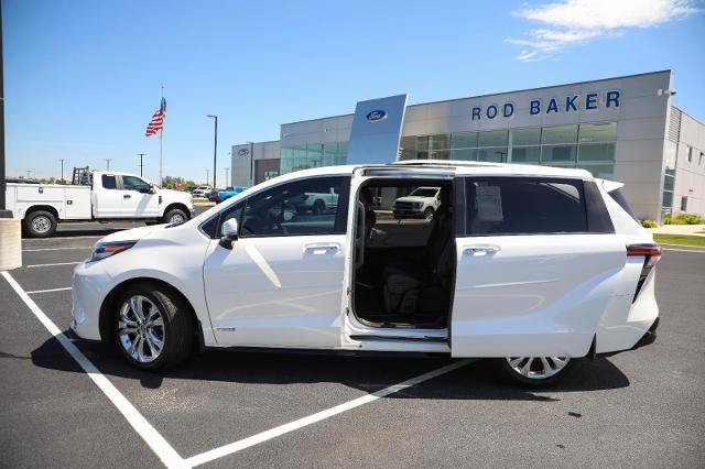 Used 2021 Toyota Sienna Platinum FWD image 20
